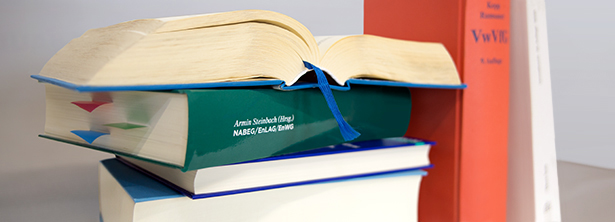 Bücherstapel. Foto: Bundesnetzagentur Bücherstapel. Foto: Bundesnetzagentur