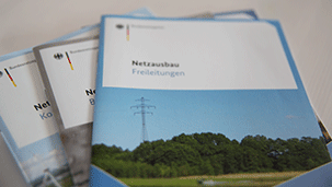 verweist auf: Broschüre Freileitungen Klicken Sie zum Download auf den orangefarbenen Link. (verweist auf: Broschüre Freileitungen)